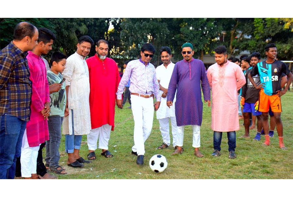 দিনাজপুরে নিউটাউন ফুটসাল ফুটবল
টুর্নামেন্টের উদ্বোধন