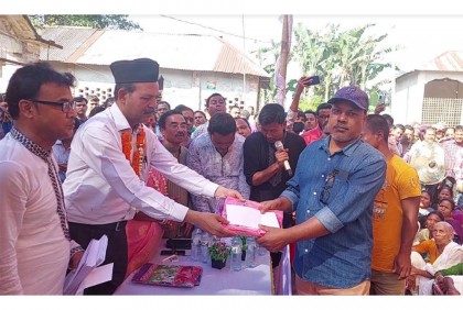 
পঞ্চগড়ে নৌকাডুবির ঘটনায় ক্ষতিগ্রস্তদের মাঝে অনুদান বিতরণ 