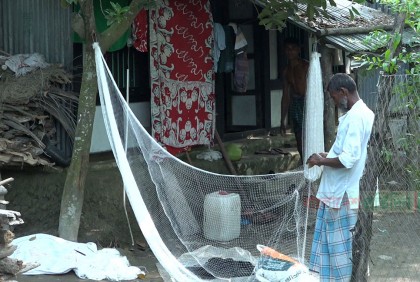 চাল পায়নি জেলেরা, চুরি করে ধরছে ইলিশ হচ্ছে জেল-জরিমানা