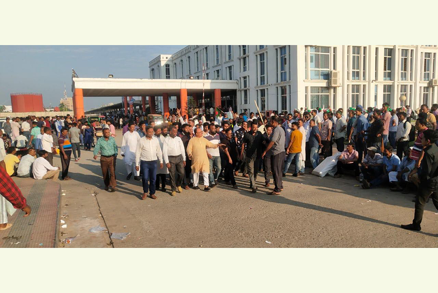 খুলনায় বিএনপির সমাবেশস্থলে উৎসবমুখর পরিবেশ 