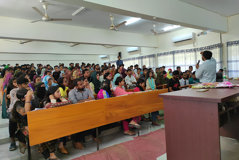 রাবিতে উচ্চশিক্ষা বিষয়ক কর্মশালা অনুষ্ঠিত 