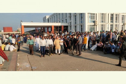 খুলনায় বিএনপির সমাবেশস্থলে উৎসবমুখর পরিবেশ 
