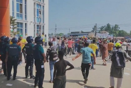 খুলনায় বিএনপির সমাবেশ ঘিরে ধাওয়া-পাল্টা ধাওয়া, ভাঙচুর