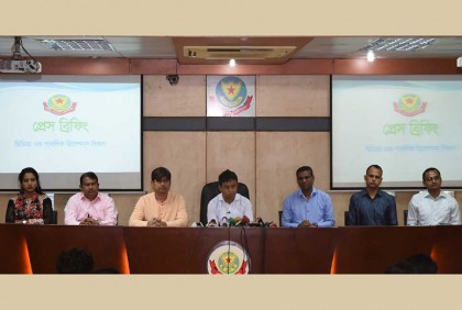 চুরি ঠেকাতে সিসি ক্যামেরা দেখে মোটরসাইকেল রাখার অনুরোধ ডিবির

