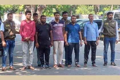নিয়োগ পরীক্ষার প্রশ্নফাঁস : বিমানের ৫ কর্মকর্তা ছয় দিনের রিমান্ডে 

