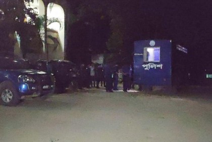 কক্সবাজারে পুলিশের ভ্যান থেকে পালিয়েছে রোহিঙ্গা আসামি