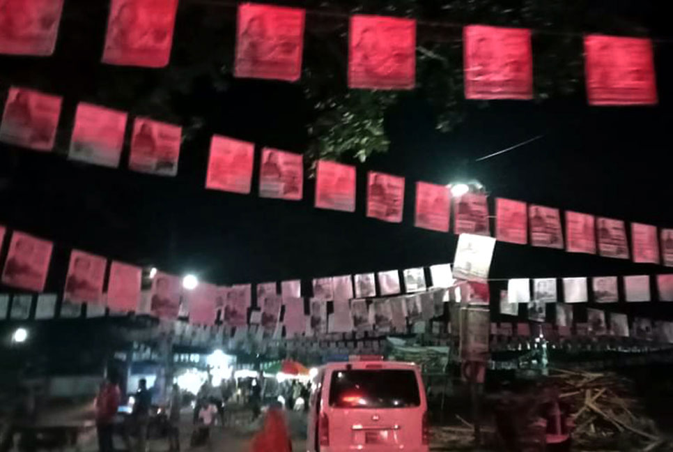 পৌর নির্বাচন; পোস্টারে ছেয়ে গেছে পার্বতীপুর 