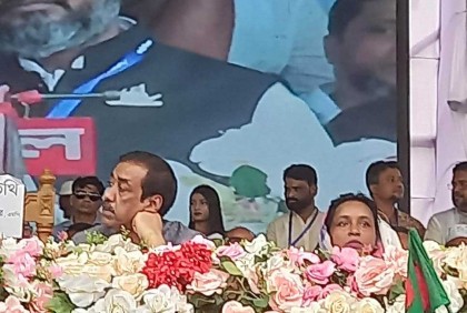 পাশাপাশি বসেছেন শামীম ওসমান ও আইভী