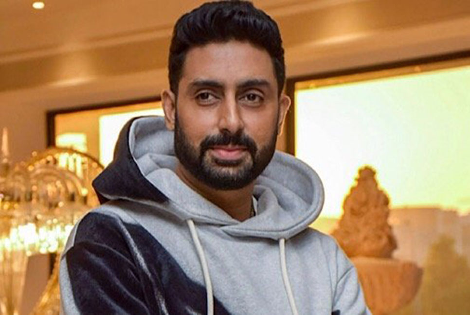 অভিষেককে ‘মাথামোটা-বেকার’ বলে কটাক্ষ, জবাবে যা বললেন ছোট বচ্চন