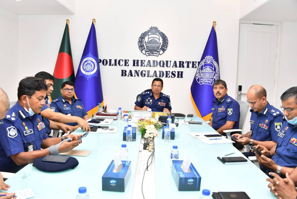 ঘূর্ণিঝড় মোকাবিলায় সতর্ক থাকতে পুলিশকে নির্দেশ আইজিপির 

