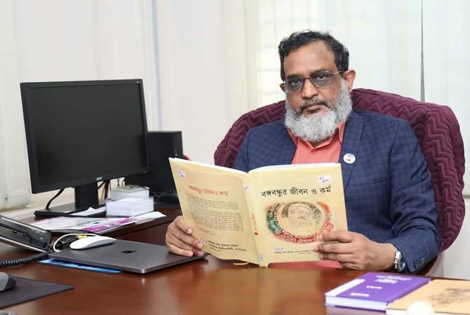 শিক্ষার্থীবান্ধব ভিসি প্রফেসর ড. মুনাজ আহমেদ নূর 

