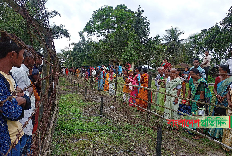 লালমনিরহাট সীমান্তে দুই বাংলার মিলনমেলা