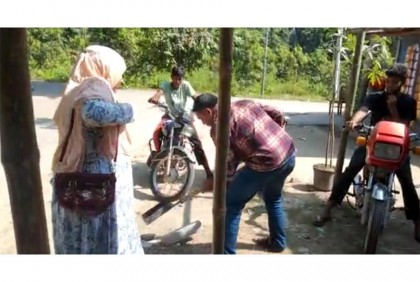 নাটোরে কৃষকের জমি দখলের অভিযোগ
