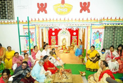 মমতার বাড়িতে কালীপূজা