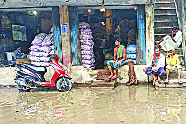 কয়েক শ কোটি টাকার ক্ষতি