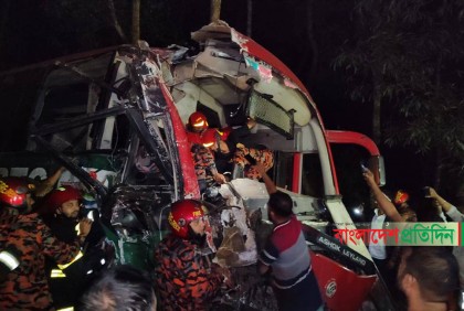 গোপালগঞ্জে দুই বাসের মুখোমুখি সংঘর্ষে চালক নিহত, আহত ১৫
