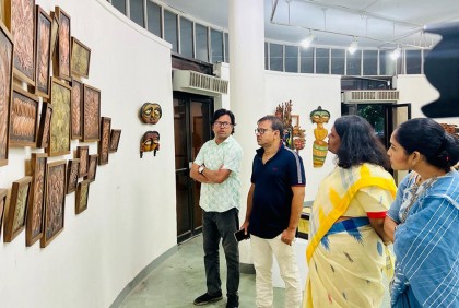 ঢাবিতে শিল্পী নামিরাহ ফারজানার একক শিল্পকর্ম