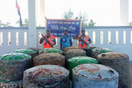 হাতিয়াতে ২৮০০ লিটার চোরাই তেল জব্দ