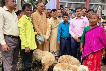 শ্রীমঙ্গলে ক্ষুদ্র নৃগোষ্ঠীর জীবনমান উন্নয়নে সহায়তা সামগ্রী বিতরণ