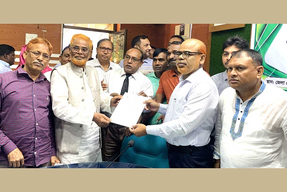 চাঁপাইনবাবগঞ্জে বিনা-প্রতিদ্বন্দ্বিতায় চেয়ারম্যান হলেন রুহুল আমিন


