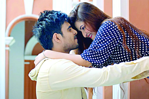 সিয়াম-পরীর রোমান্স