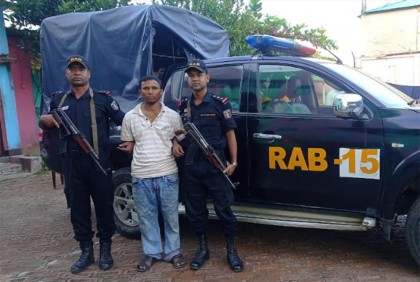 টেকনাফে ইয়াবা ও গাড়ী জব্দ, আটক ১