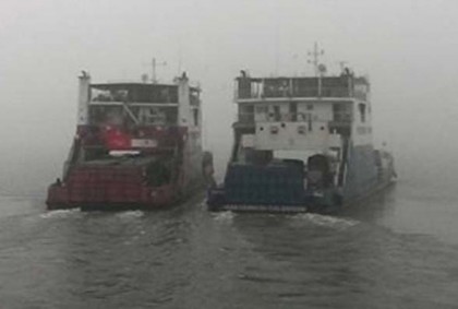 ঘন কুয়াশায় বন্ধের সোয়া ৩ ঘণ্টা পর পাটুরিয়া-দৌলতদিয়ায় ফেরি চলাচল শুরু