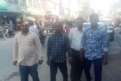 তিন প্রবেশপথে বাধা, হেঁটে-সাঁতরে-সাইকেলে সমাবেশে বিএনপির নেতা-কর্মীরা
