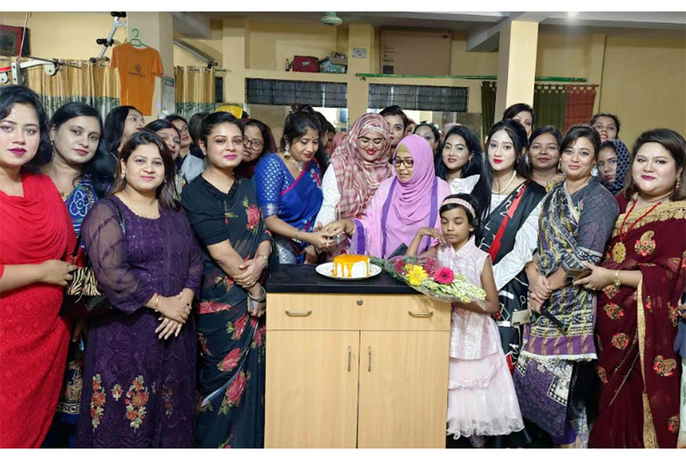 দিনাজপুরে নারীদের জন্য উদ্বোধন
হলো জিমনেসিয়াম 