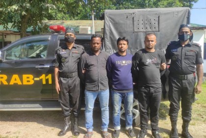 রায়পুরায় ৩ সন্ত্রাসী গ্রেফতার