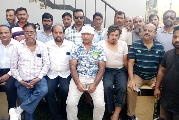 উজিরপুরে বিএনপির উপর আওয়ামী লীগের হামলা 