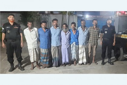 চোলাই মদসহ আটক ৭ 