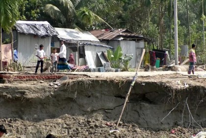 লক্ষ্মীপুরে হাজার হাজার মানুষের মানবেতর জীবনযাপন