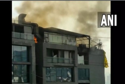 গুজরাট সেতু ট্র্যাজেডির মাঝেই এবার পুনেতে হোটেলে ভয়াবহ অগ্নিকাণ্ড