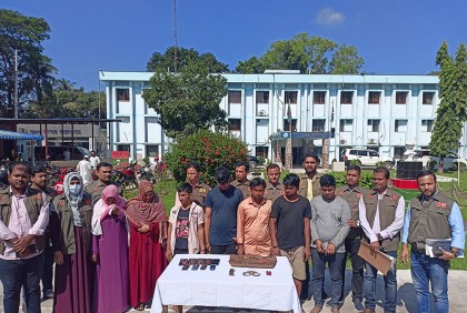 দুই দম্পতি সহ সাত ভুয়া ডিবি গ্রেফতার