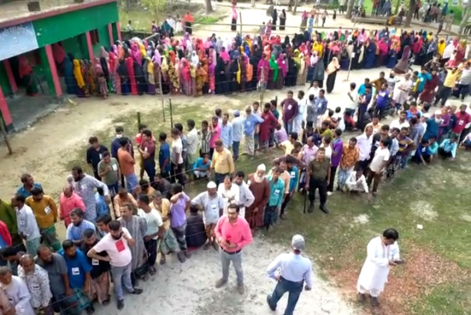 টাঙ্গাইলের ইউপি নির্বাচনের ভোটগ্রহণ চলছে