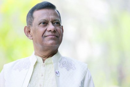 বিচারপতি মানিকের উপর হামলা

