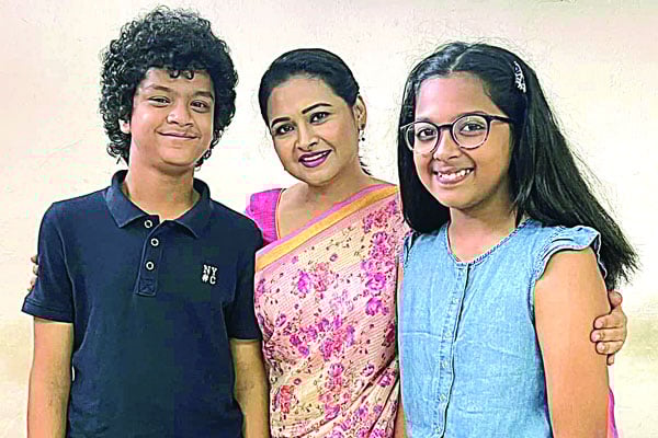 এমিল ও গোয়েন্দা বাহিনীর সঙ্গে