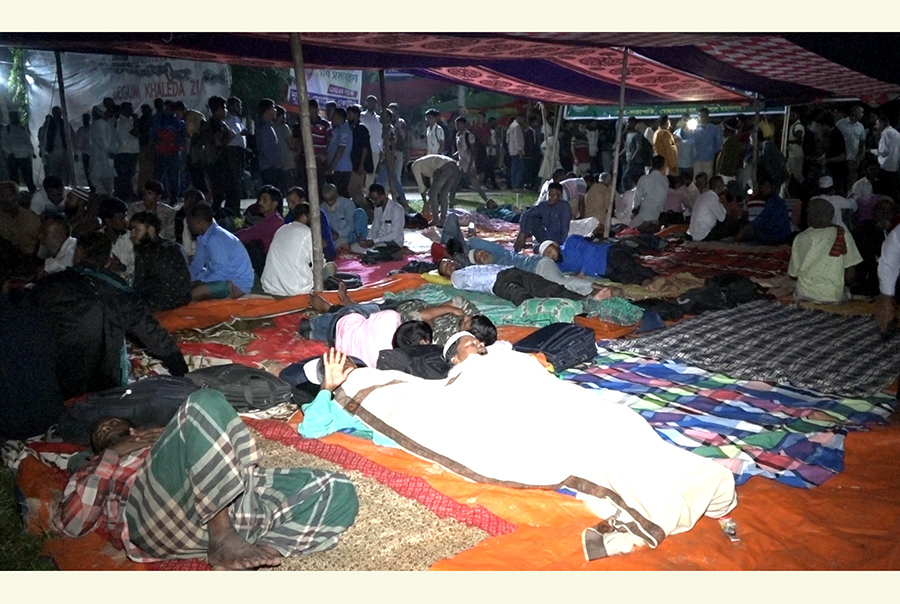 সমাবেশস্থলে রাত কাটিয়েছেন হাজারো বিএনপি নেতাকর্মী