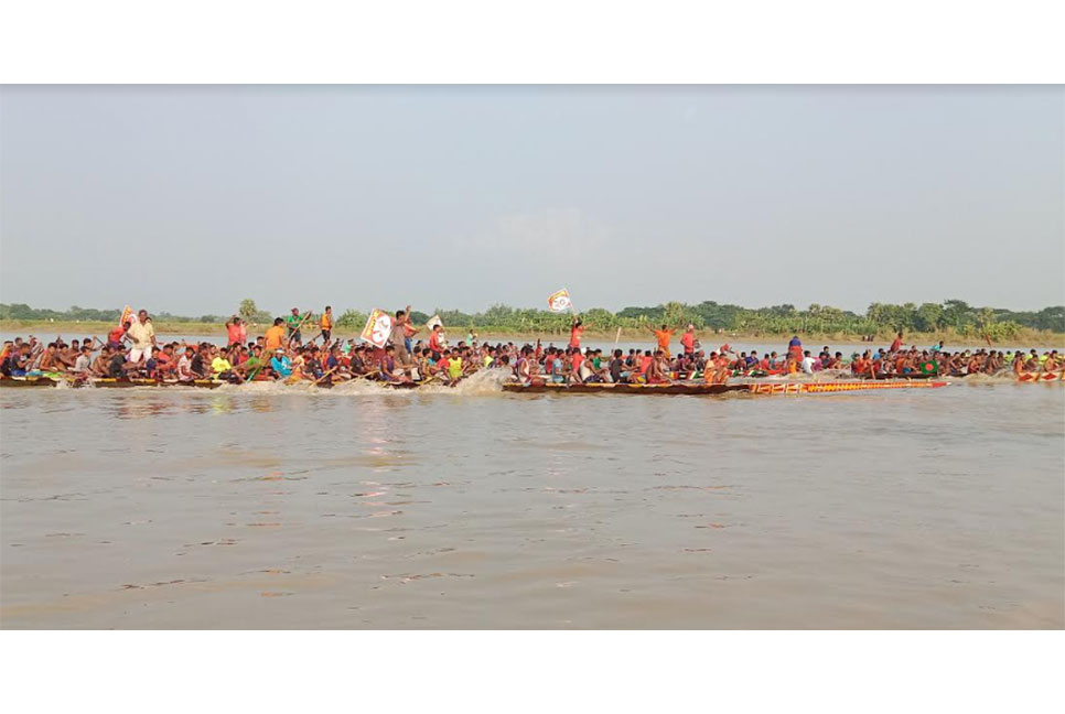 
মাগুরায় নৌকাবাইচ অনুষ্ঠিত