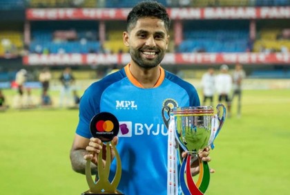 রিজওয়ানকে সরিয়ে টি-টোয়েন্টি র‌্যাংকিংয়ে সবার উপরে সূর্যকুমার