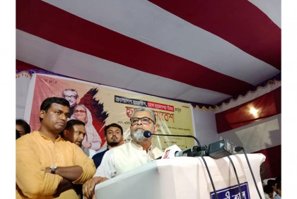 তারেক জিয়ার নির্দেশে বিএনপি দেশে অস্থিতিশীল ও নৈরাজ্যকর পরিবেশ তৈরি করছে: এস এম কামাল