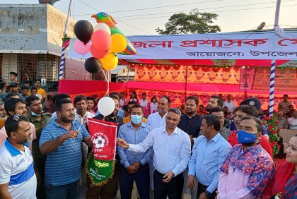 গলাচিপায় জেলা প্রশাসক গোল্ডকাপ ফুটবল টুর্নামেন্টের উদ্বোধন