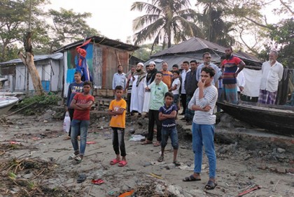 ৩ দিন ধরে বন্ধ ভোলা-বরিশাল রুটের গণপরিবহন, যাত্রীদের দুর্ভোগ চরমে