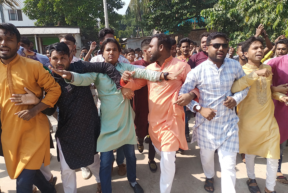 ধামরাইয়ে নবগঠিত ছাত্রলীগ কমিটির আনন্দ মিছিল