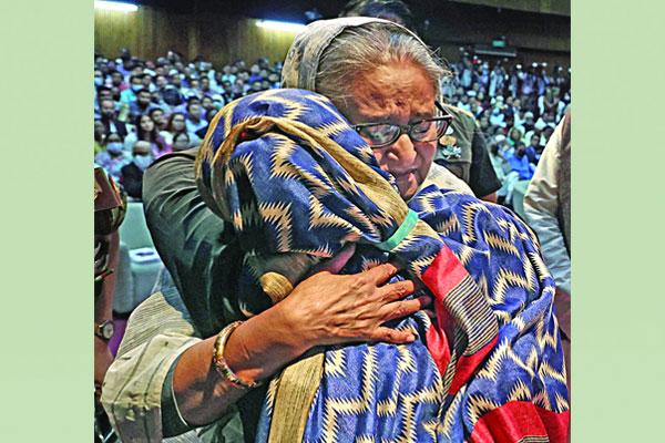 মানুষের গায়ে হাত দিলে রক্ষা নেই : প্রধানমন্ত্রী
