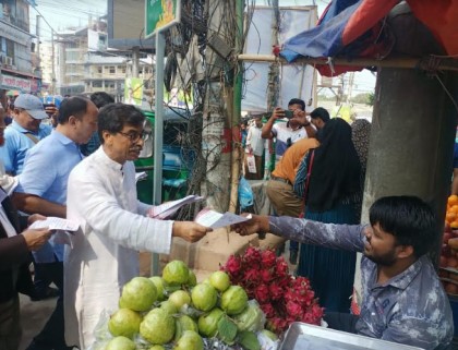 বিভাগীয় সমাবেশকে সফল করতে কুমিল্লায় বিএনপির লিফলেট বিতরণ