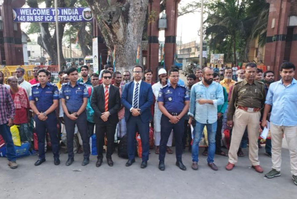 ৩ মাস পর ভারত থেকে দেশে ফিরলেন ২৬ জেলে
