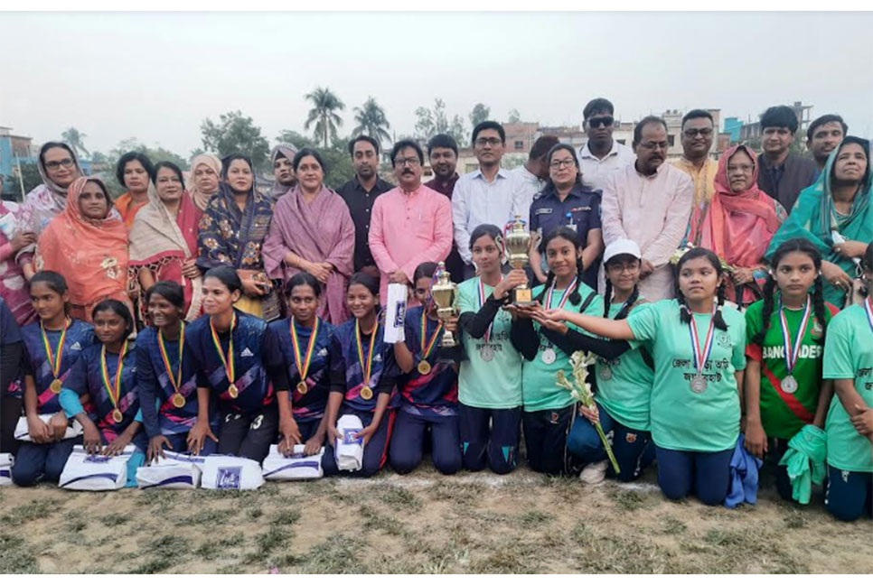 জয়পুরহাটে মহিলা হ্যান্ডবল লিগে ফাইনাল ও পুরস্কার বিতরণ
