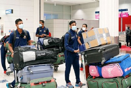 রাতে দেশে ফিরেছেন ক্রিকেটাররা